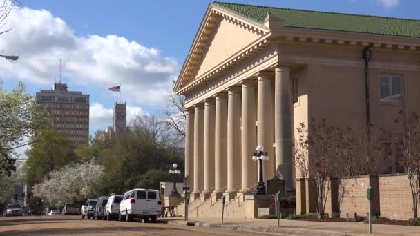 Een Aantrekkelijke Opname Van Een Groot Overheidsgebouw Jackson Mississippi — Stockvideo