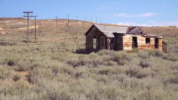 Μια Εγκαταλελειμμένη Καλύβα Αποίκων Στην Πόλη Φάντασμα Του Bodie Καλιφόρνια — Αρχείο Βίντεο