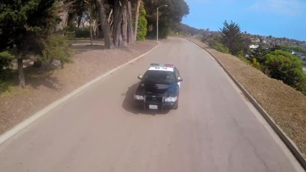 Tir Aérien Ralenti Sur Une Voiture Police Voyageant Sur Une — Video