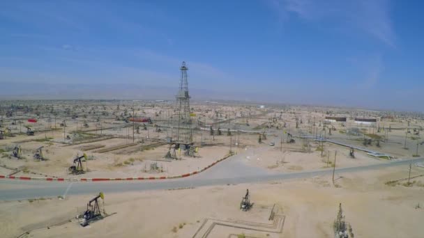 Amazing Aerial Shot Vast Oil Fields Derricks Bakersfield California — Stock Video