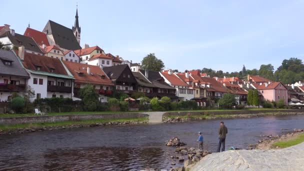 Cena Riverside Cesk Krumlov Uma Pequena Aldeia Boémia Encantadora República — Vídeo de Stock