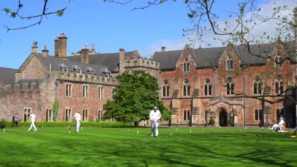 Seniores Jogar Croquet Com Base Uma Mansão Elaborada Grã Bretanha — Vídeo de Stock