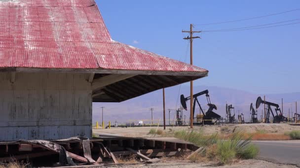 Campos Petróleo Derricks Perto Bakersfield Califórnia — Vídeo de Stock