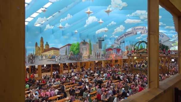 Messa Scena Enorme Birreria All Oktoberfest Germania — Video Stock