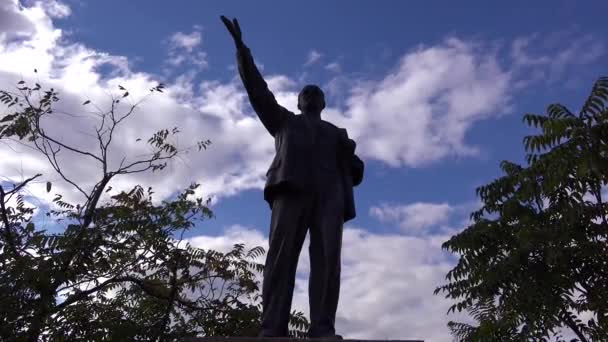 Статуї Радянської Епохи Іржавіли Парку Мементо Біля Будапешта Угорщина — стокове відео