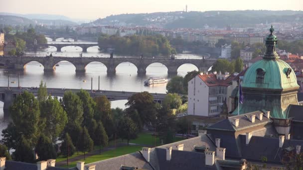 Hermoso Establecimiento Tiro Largo Del Río Moldava Praga República Checa — Vídeos de Stock