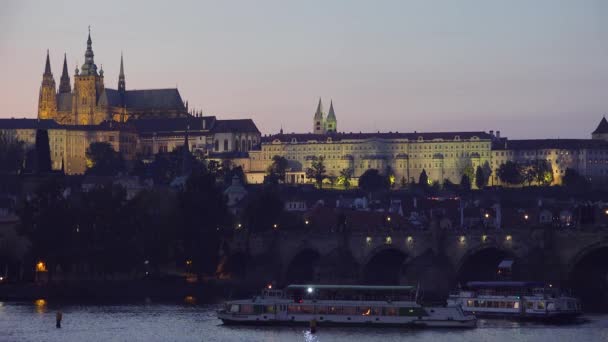 Schöne Einspielung Der Karlsbrücke Über Die Moldau Bei Sonnenuntergang Prag — Stockvideo