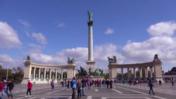 Estabelecendo Tiro Heroes Square Budapeste Hungria — Vídeo de Stock