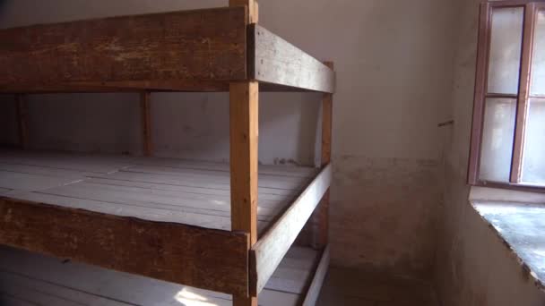 Intérieur Des Dortoirs Des Prisonniers Camp Concentration Nazi Terezin République — Video