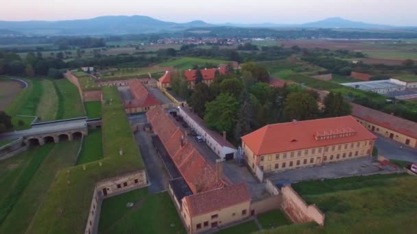 Haunting Antenn Över Terezin Nazi Koncentrationsläger Tjeckien — Stockvideo