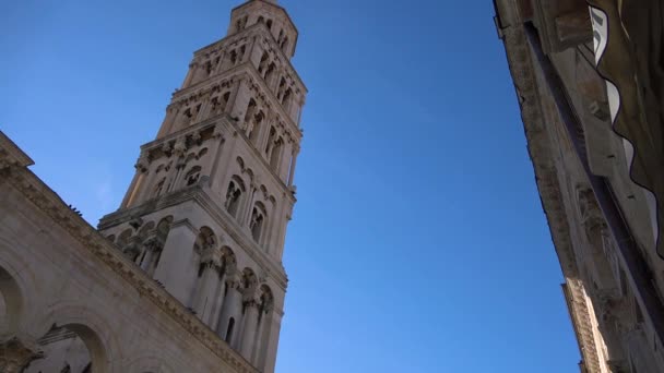크로아티아 스플리트에 궁전의 사진을 설치하는 — 비디오