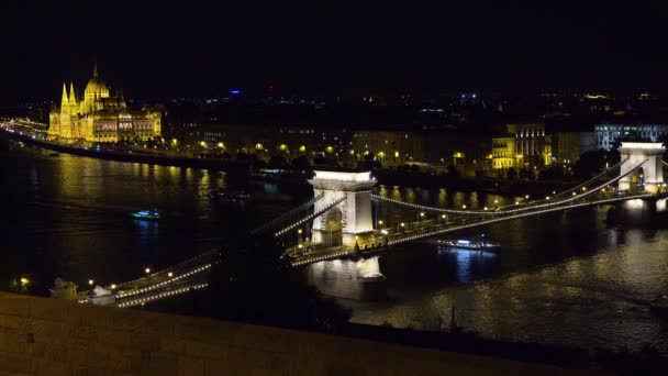 Мост Вечернем Свете Вдоль Дуная Будапеште Венгрия — стоковое видео