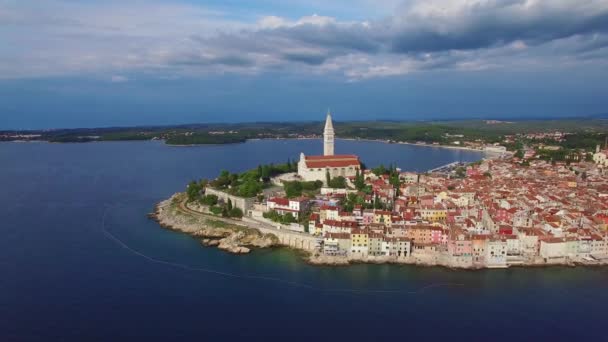 Όμορφη Εναέρια Λήψη Της Πόλης Rovinj Στην Κροατία — Αρχείο Βίντεο