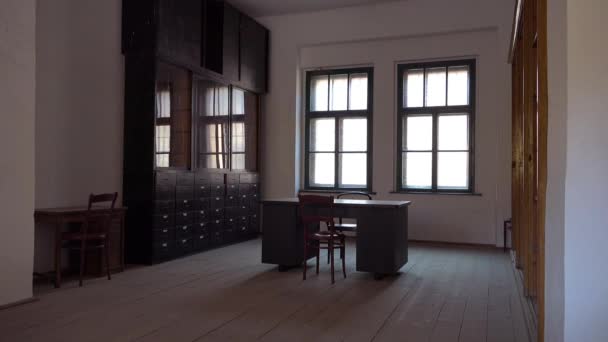 Interior Una Sala Interrogatorios Campo Concentración Nazi Terezin República Checa — Vídeo de stock