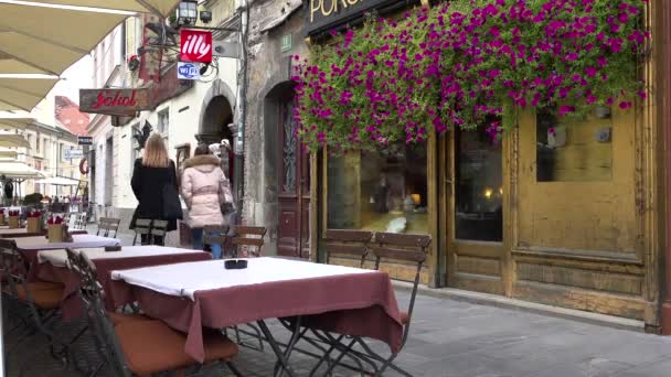 Malebná Kavárna Stoly Židlemi Lublani Hlavním Městě Slovinska — Stock video