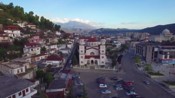 Hermosa Toma Aérea Sobre Berat Albania — Vídeos de Stock