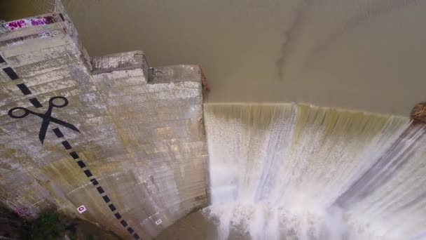 Bela Antena Sobre Uma Alta Cachoeira Barragem Plena Fase Inundação — Vídeo de Stock