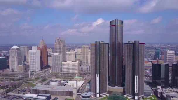 デトロイト中心街の空中撮影Gmタワーとデトロイト川 — ストック動画