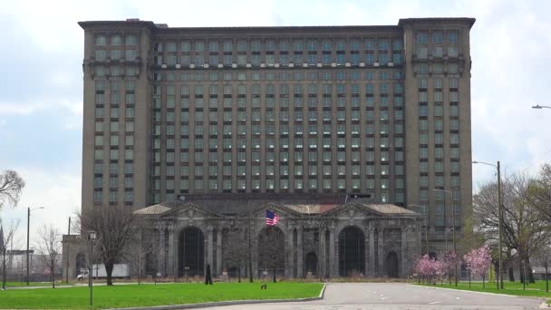 Εξωτερικό Του Εγκαταλελειμμένου Κεντρικού Σιδηροδρομικού Σταθμού Στο Detroit Michigan — Αρχείο Βίντεο