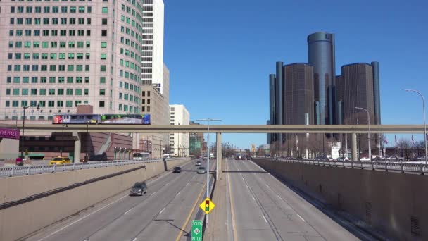 Bra Skott Tittar Upp Snabb Transit Tåg Centrala Detroit Michigan — Stockvideo