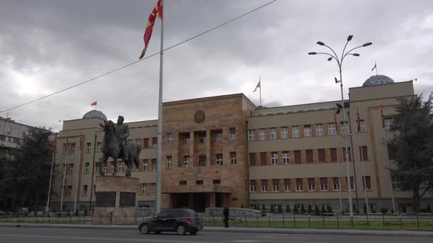 Establishing Shot Macedonian Parliament Skopje — Stock Video