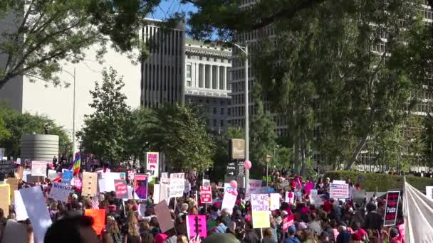 Yüzbinlerce Insan Los Angeles Kaliforniya Donald Trump Başkanlığını Protesto Etmek — Stok video