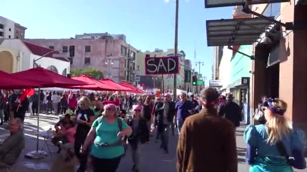 Enorme Protesto Contra Presidência Donald Trump Centro Los Angeles — Vídeo de Stock