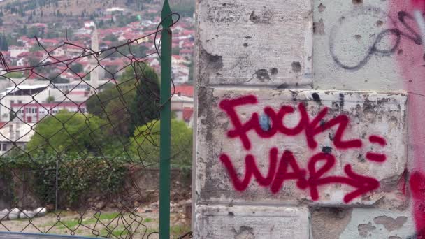 Bosna Hersek Mostar Kentindeki Savaş Tezgahının Yıkılmış Binaları — Stok video