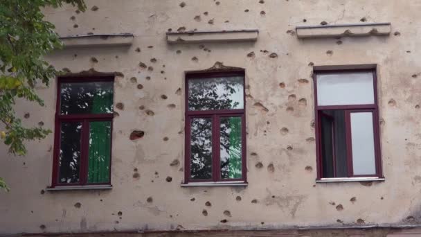 Ερειπωμένα Κτίρια Από Τον Πόλεμο Στο Κέντρο Της Μόσταρ Βοσνία — Αρχείο Βίντεο