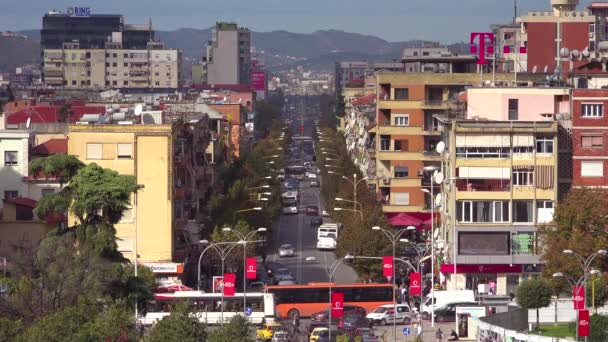 Blick Auf Die Innenstadt Von Tirana Albaniens Straßen Und Den — Stockvideo