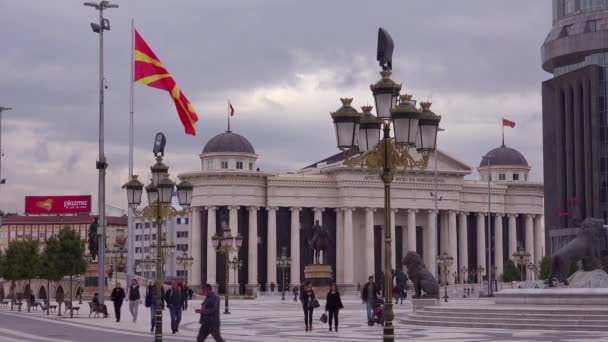 Пешеходы Ходят Центре Скопье Македония — стоковое видео