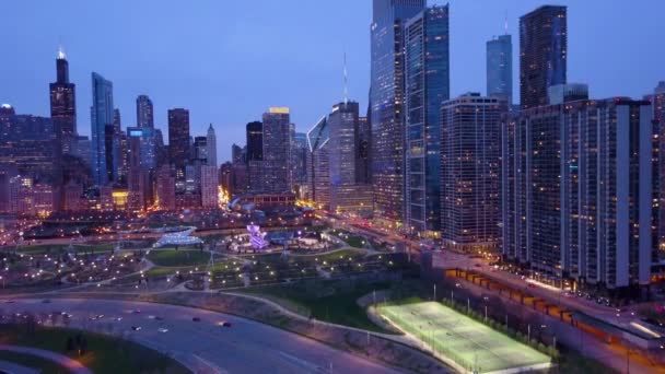 Hermosas Tomas Aéreas Chicago Illinois Centro Ciudad Por Noche — Vídeos de Stock
