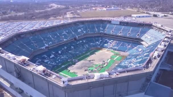 Aéreo Sobre Abandonado Incrivelmente Assustador Pontiac Silverdome Estádio Futebol Perto — Vídeo de Stock
