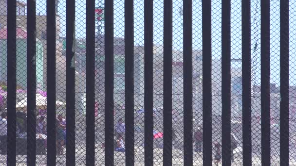 Μεξικάνικη Επίσκεψη Στην Παραλία Στα Σύνορα Ηπα Μεξικού Φράχτη Στον — Αρχείο Βίντεο