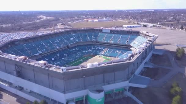 Luchtfoto Verlaten Ongelooflijk Griezelige Pontiac Silverdome Voetbalstadion Buurt Van Detroit — Stockvideo
