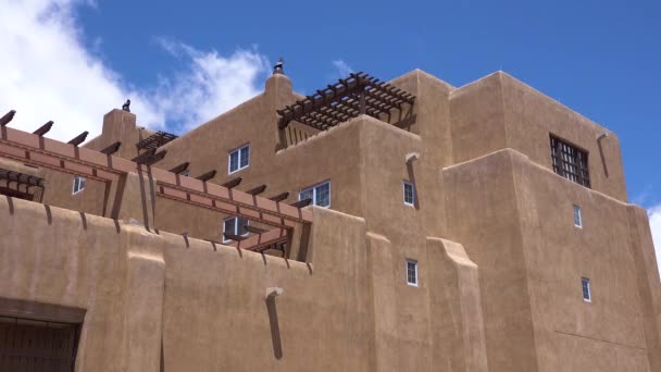 Establishing Shot Adobe Building Santa New Mexico — Stock Video