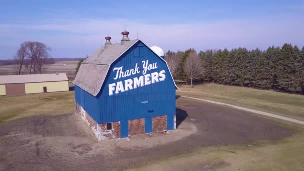 Повітряна Над Сільським Сараєм Якому Сказано Дякую Фермерам — стокове відео