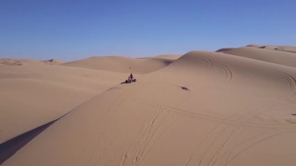 Duna Buggies Atvs Corrida Através Das Dunas Areia Imperiais Califórnia — Vídeo de Stock