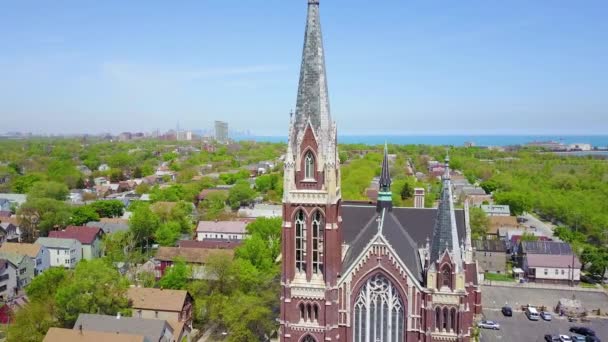 Bela Antena Torno Uma Igreja Campanário Lado Sul Chicago Illinois — Vídeo de Stock