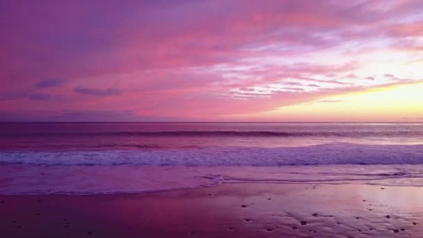 Mooie Luchtfoto Van Oceaan Bij Zonsondergang Zonsopgang Bij Malibu Californië — Stockvideo