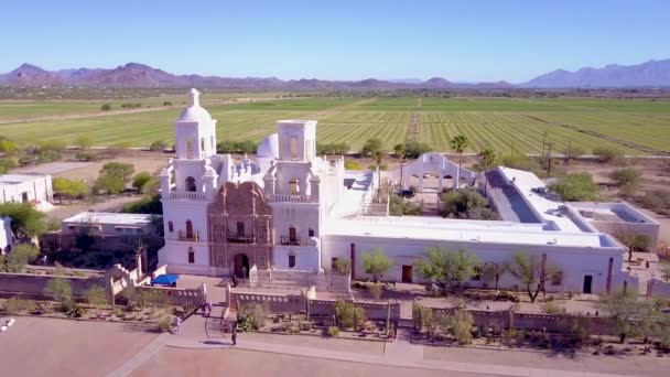 Gyönyörű Légi Felvétel San Xavier Del Bac Misszióról Egy Történelmi — Stock videók