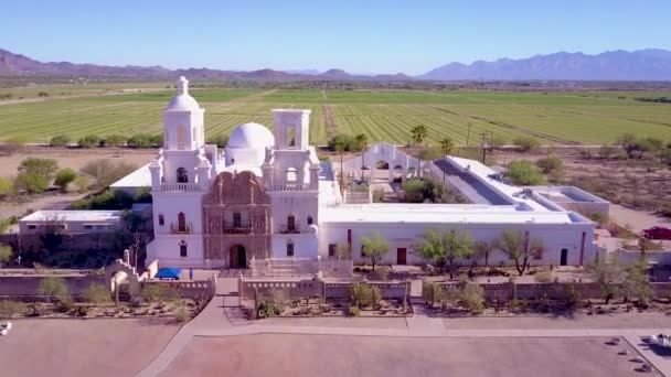 Μια Όμορφη Εναέρια Εγκατάσταση Πλάνο Της Αποστολής San Xavier Del — Αρχείο Βίντεο