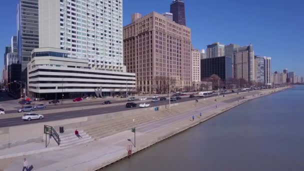 시카고 시내의 레이크 드라이브 상공의 비행기 — 비디오