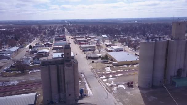 Eine Antenne Getreidesilos Zeigt Eine Kleine Amerikanische Kleinstadt Mittleren Westen — Stockvideo