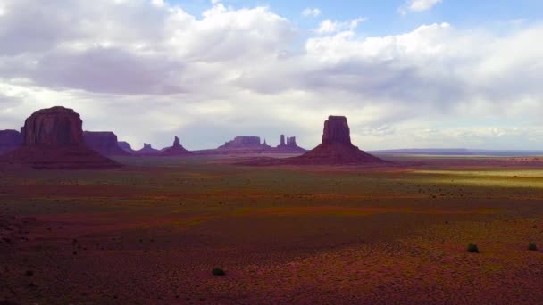Krásná Inspirující Anténa Odhaluje Pahorky Monument Valley Utahu — Stock video
