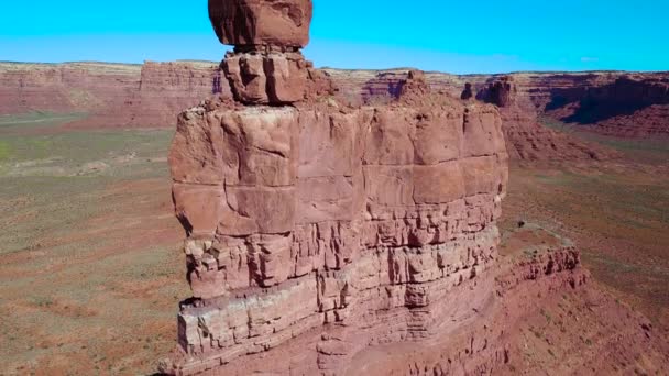 Atemberaubende Antenne Durch Die Ausläufer Und Felsformationen Des Monument Valley — Stockvideo