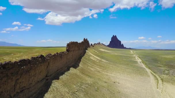 Remarkable Aerial Natural Geological Formation Reveals Shiprock New Mexico — Stock Video
