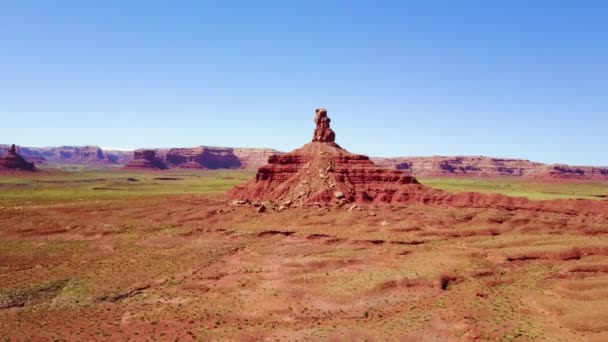 Incredibile Aerea Attraverso Glutei Formazioni Rocciose Della Monument Valley Utah — Video Stock