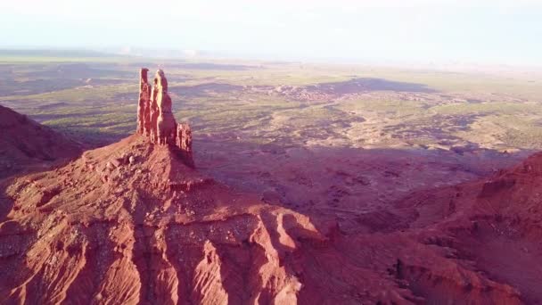 Beautiful Inspiring Aerial Sunset Rock Formations Monument Valley Utah — Stock Video