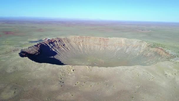 Otrolig Hög Vinkel Antenn Pan Meteor Crater Arizona — Stockvideo